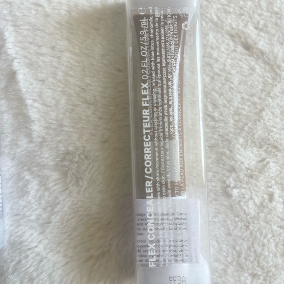 Two Milk Makeup Flex Concealers - Picture 3 of 7